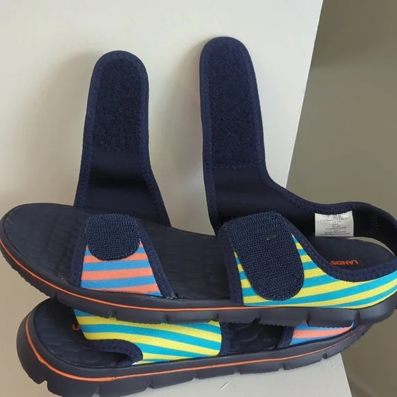 Sandals by Lands End Youth/Adolescent Velcro Closure - Picture 9 of 9